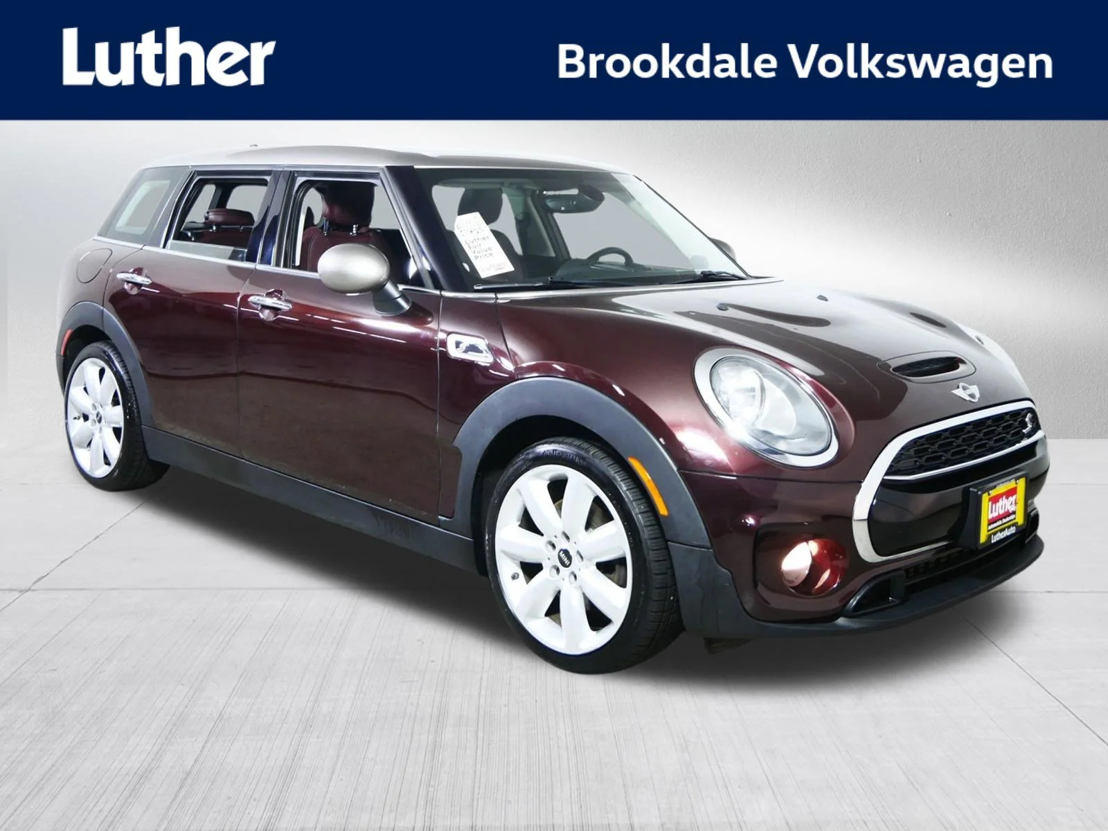 2016 MINI Clubman Cooper S's photo
