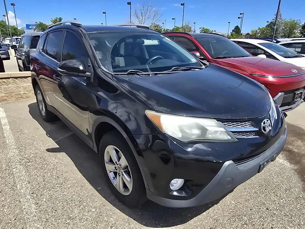 Used 2015 Black Toyota XLE image 18