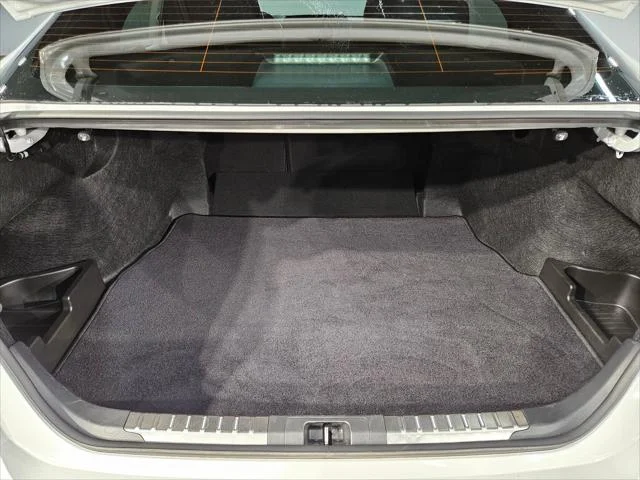 Certified Used 2025 WIND CHILL PEARL Toyota  image 18