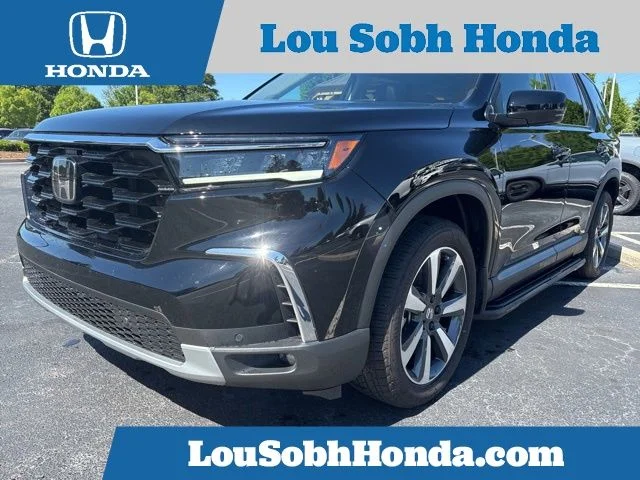 2025 Honda Pilot Touring AWD's photo