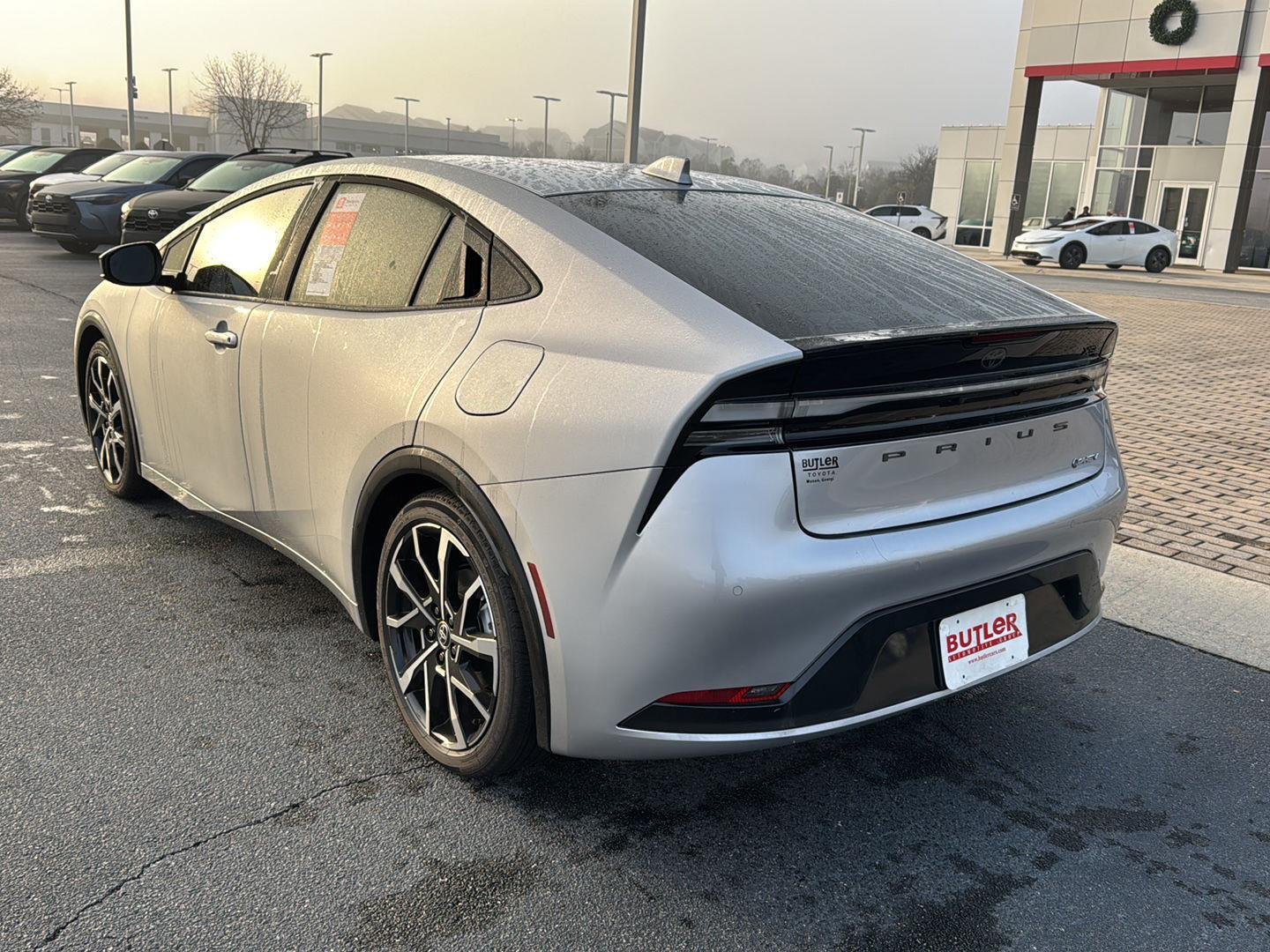 New 2025 Cutting Edge Toyota XSE image 3