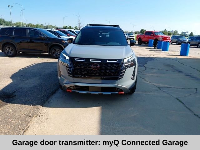 New 2026 Boulder Gray Pearl / Super Black Two-tone Nissan Rock Creek® image 10