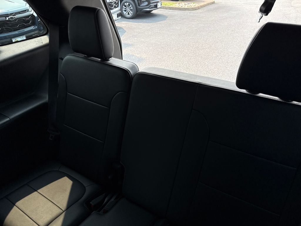 Used 2023 Gray Chevrolet LT Leather image 21