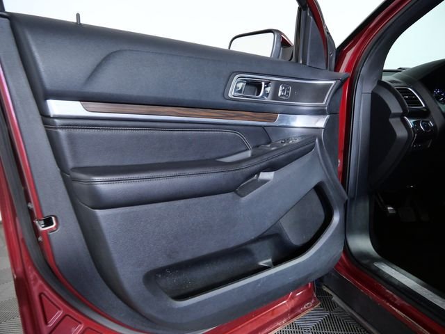 Used 2016 Red Ford Limited image 15