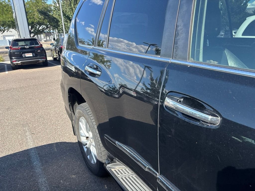 Used 2014 Black Lexus 460 image 12