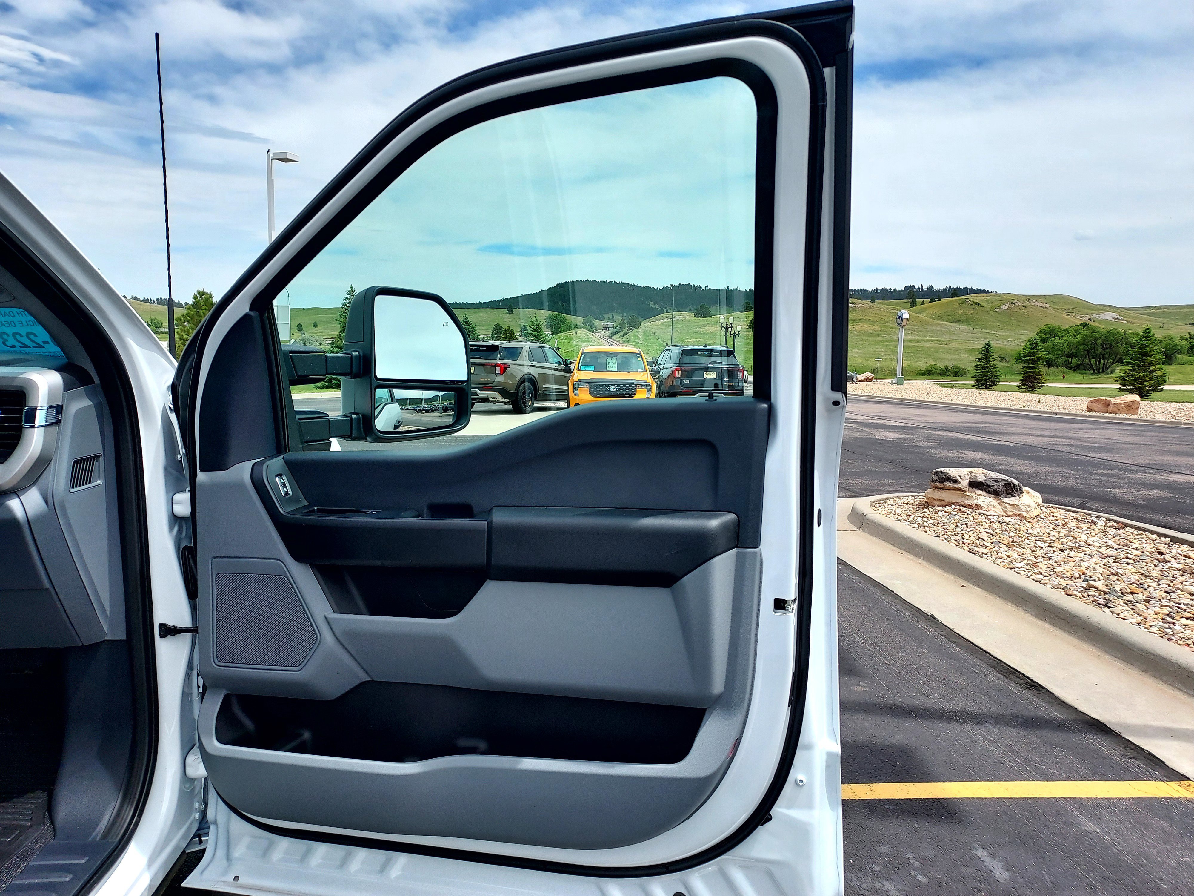 New 2026 Oxford White Ford XL image 25