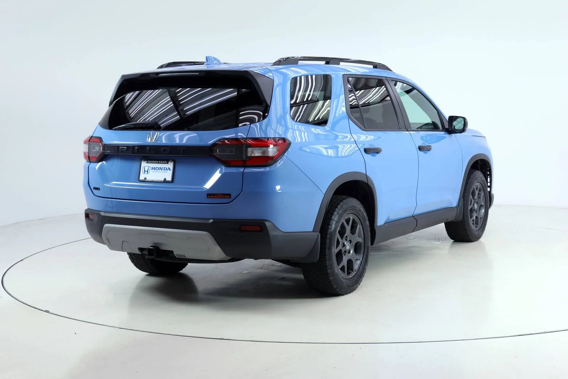 Certified Used 2025 Diffused Sky Pearl Honda TrailSport image 2