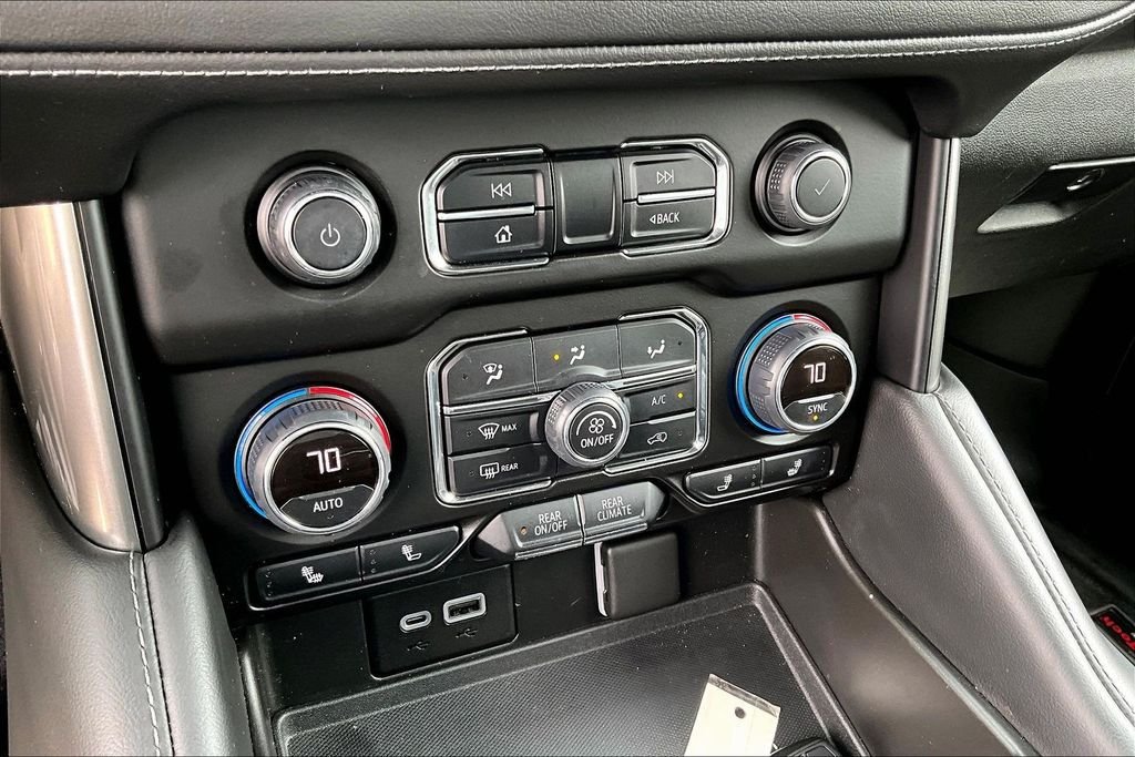 Used 2022 Gray Chevrolet Z71 image 21