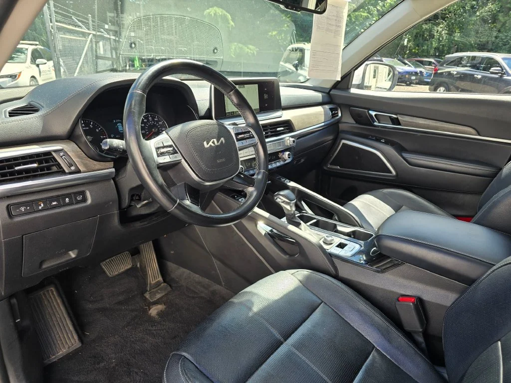Used 2022 Glacial White Pearl Kia EX image 10