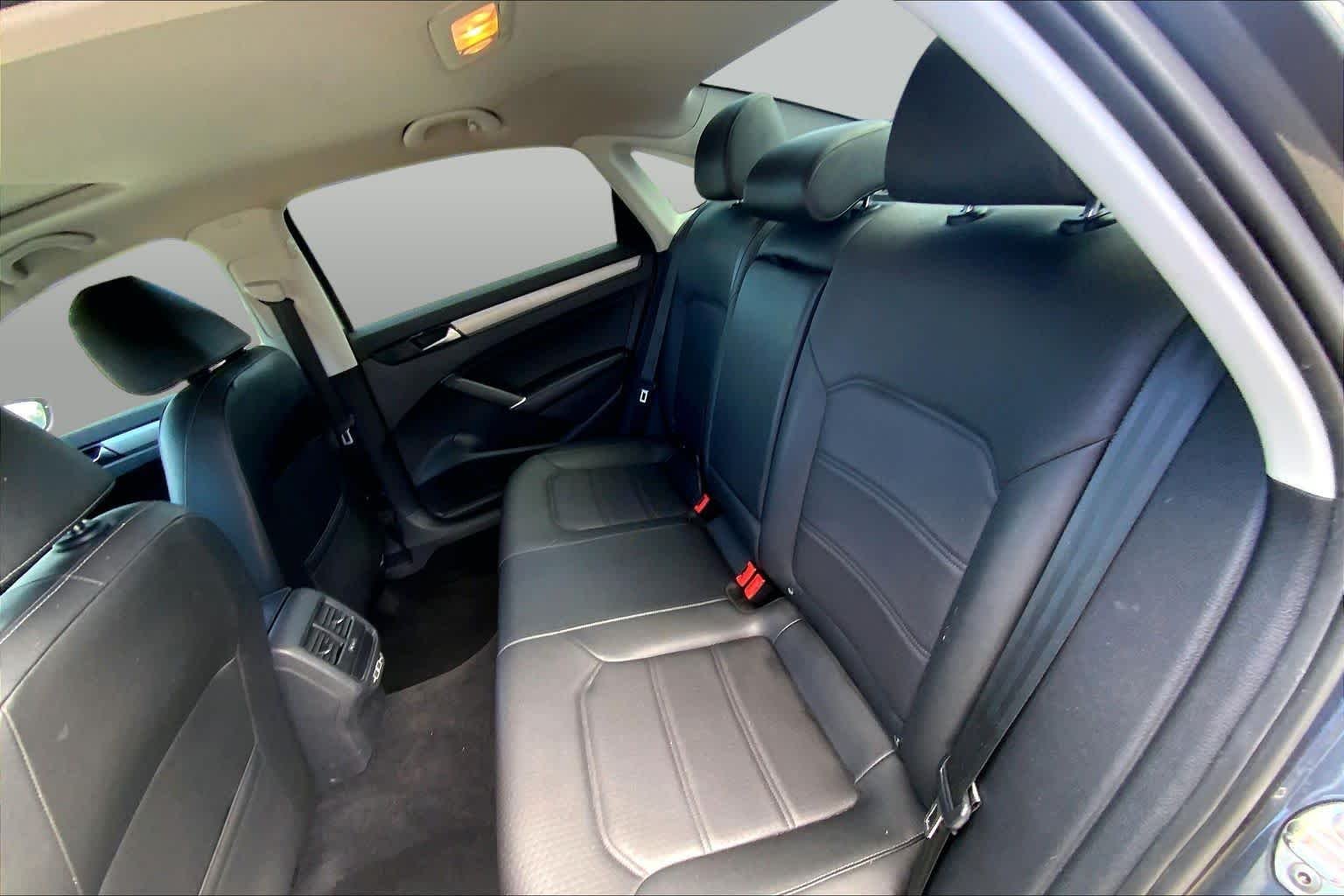 Used 2021 Platinum Gray Metallic Volkswagen 2.0T SE image 20