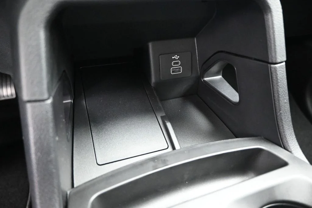 New 2026 Carbonized Gray Metallic Ford XLT image 15