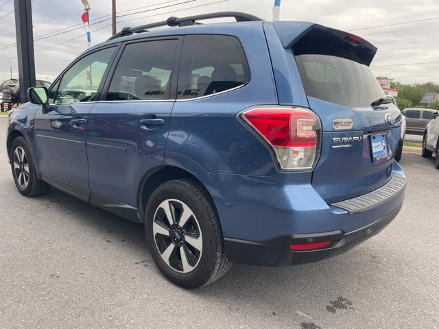 Used 2018 Blue Subaru 2.5i Limited image 4