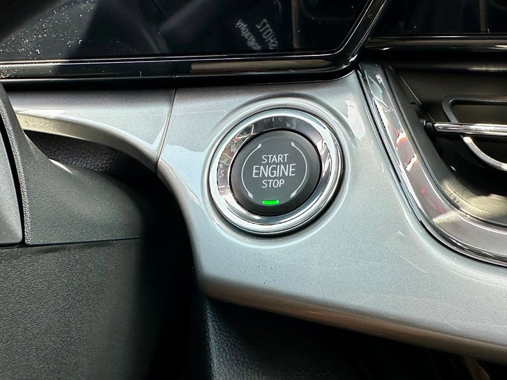 New 2026 Mosaic Black Metallic Chevrolet LT image 28