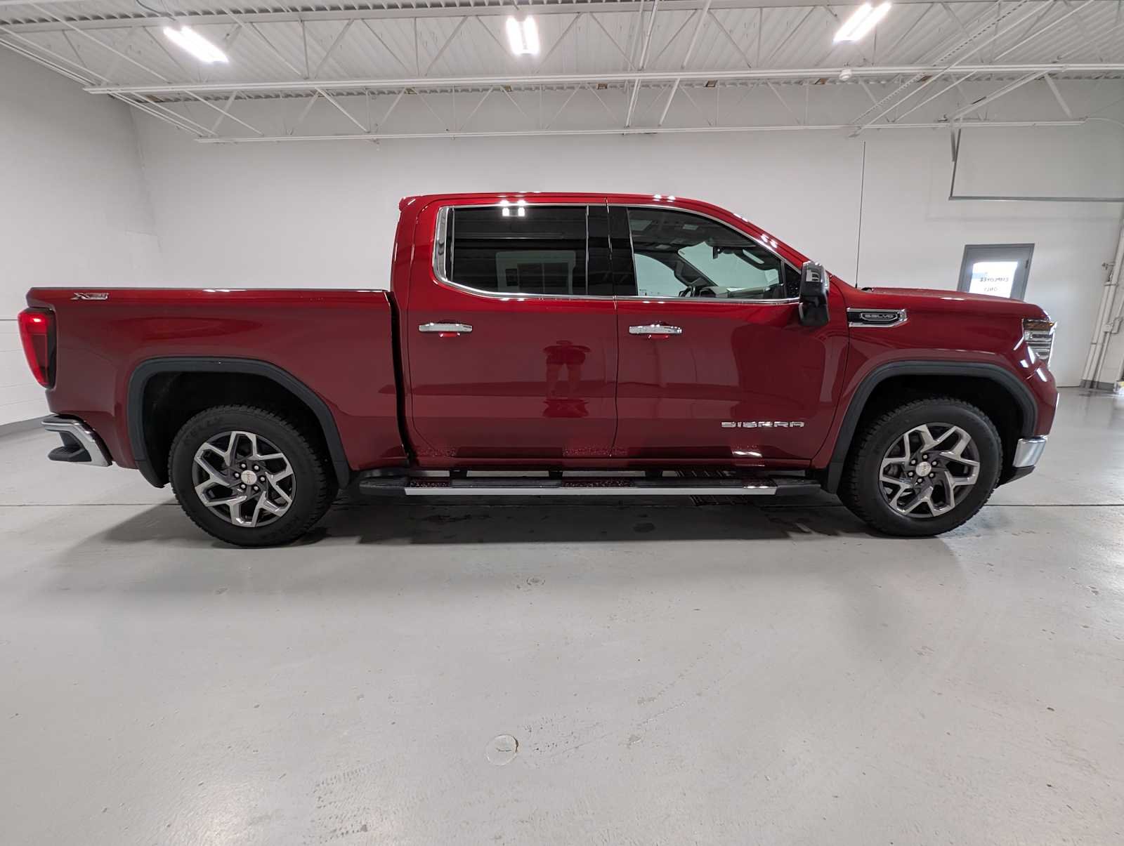 2022 GMC Sierra 1500 SLT - Photo 7