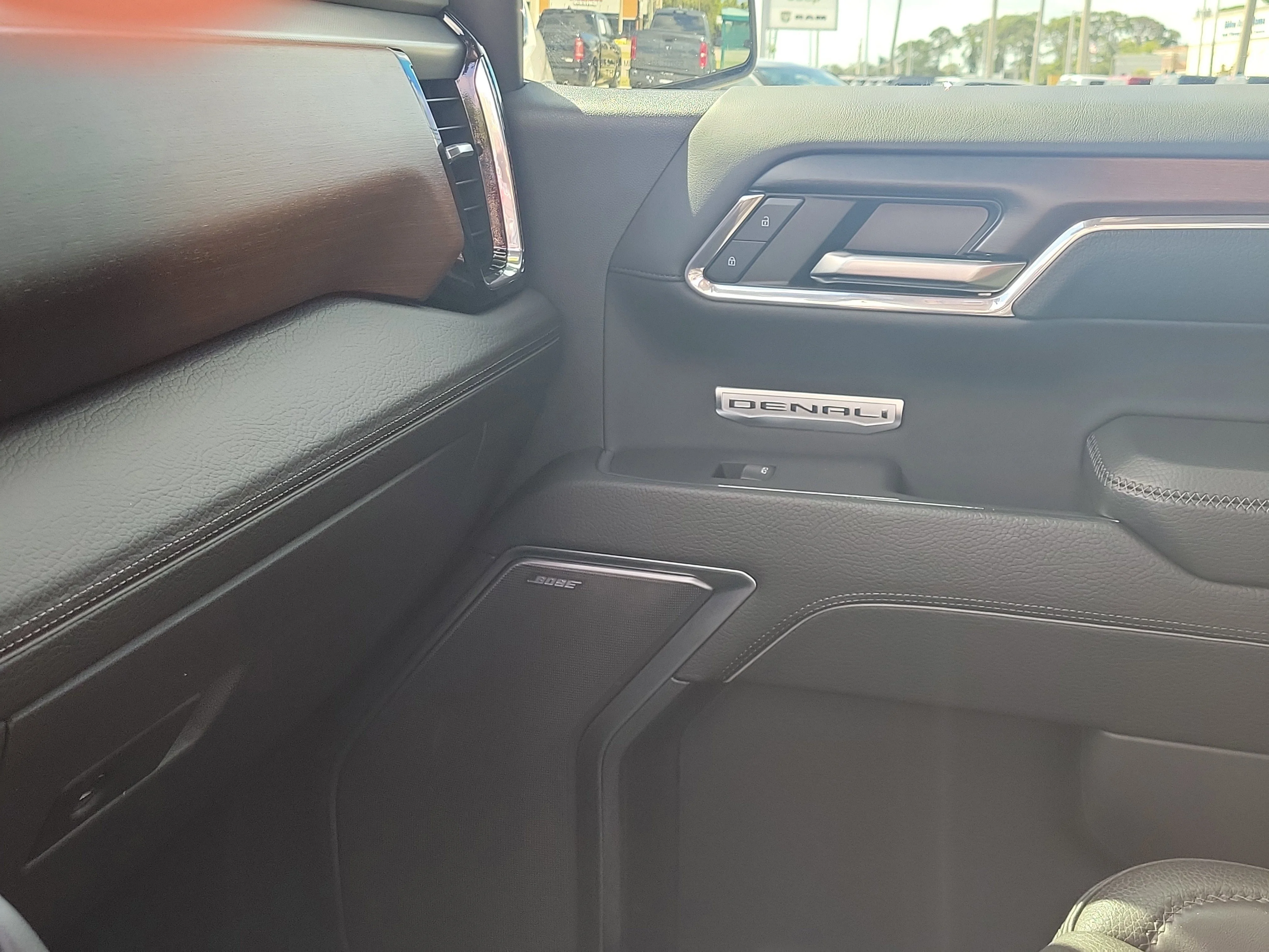 Used 2024 White Frost Tricoat GMC Denali image 30