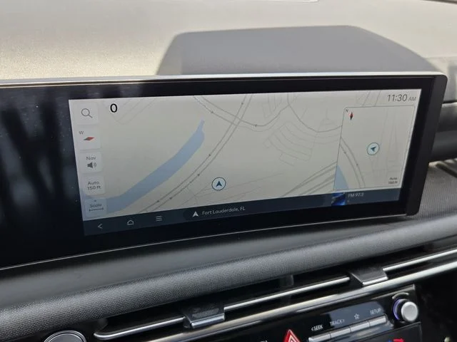 Used 2025 Gray Hyundai SEL Convenience image 19