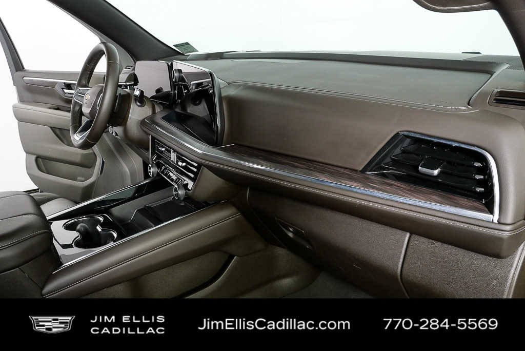 Used 2025 Black Chevrolet LT image 23