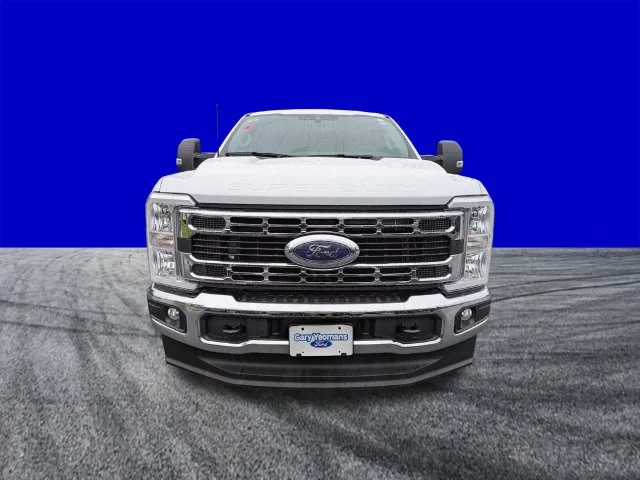New 2026 Oxford White Ford F-350® XLT image 9