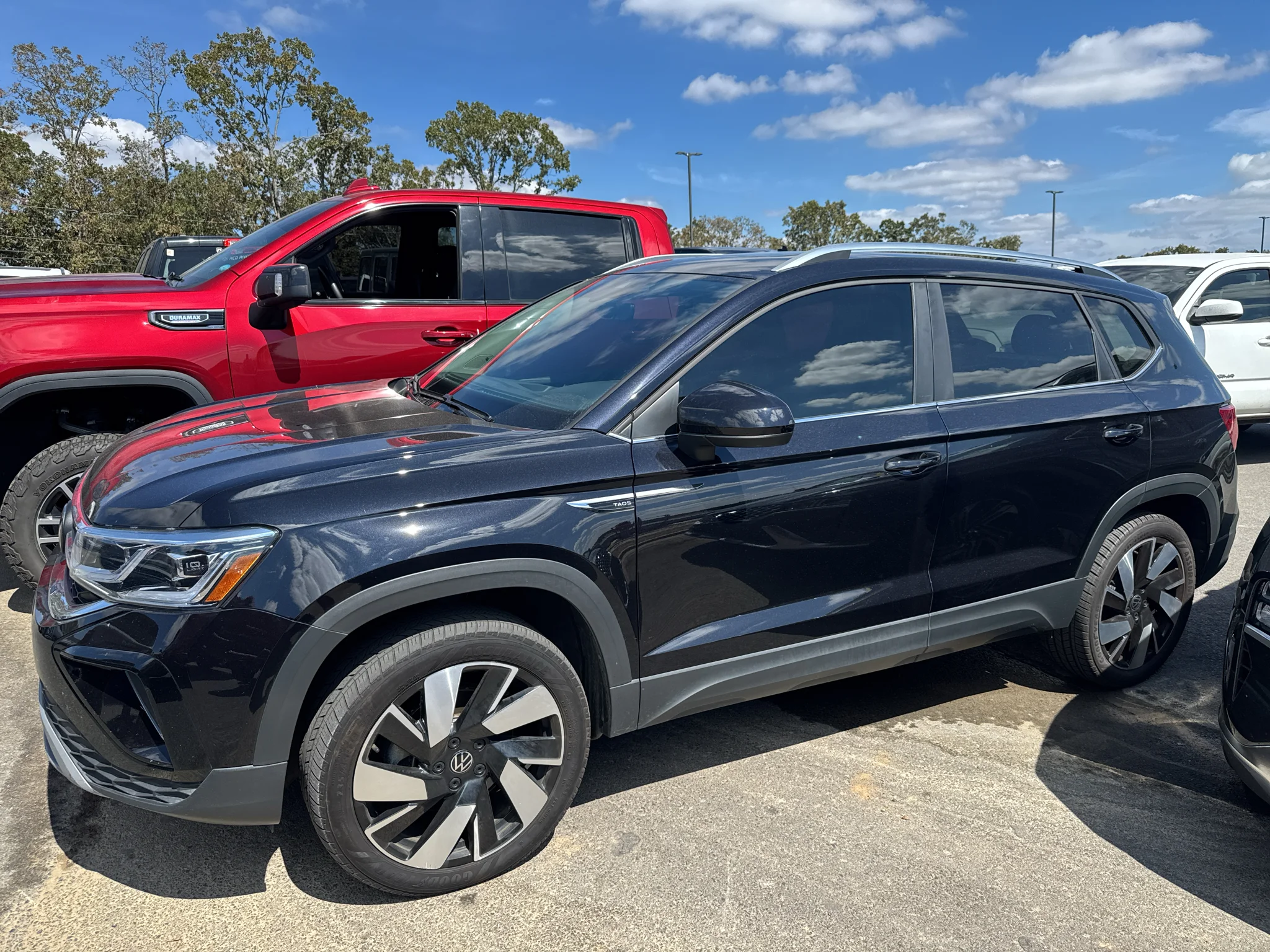 Used 2024 Deep Black Pearl Effect Volkswagen SEL image 8