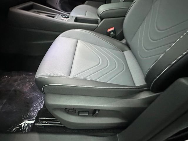 New 2026 Deep Black Pearl Volkswagen 2.0T SE R-Line Black image 22
