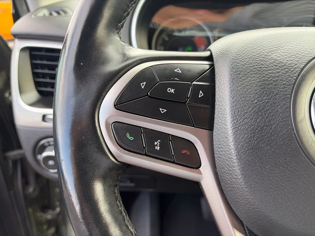 Certified Used 2021 Green Jeep Latitude Lux image 23