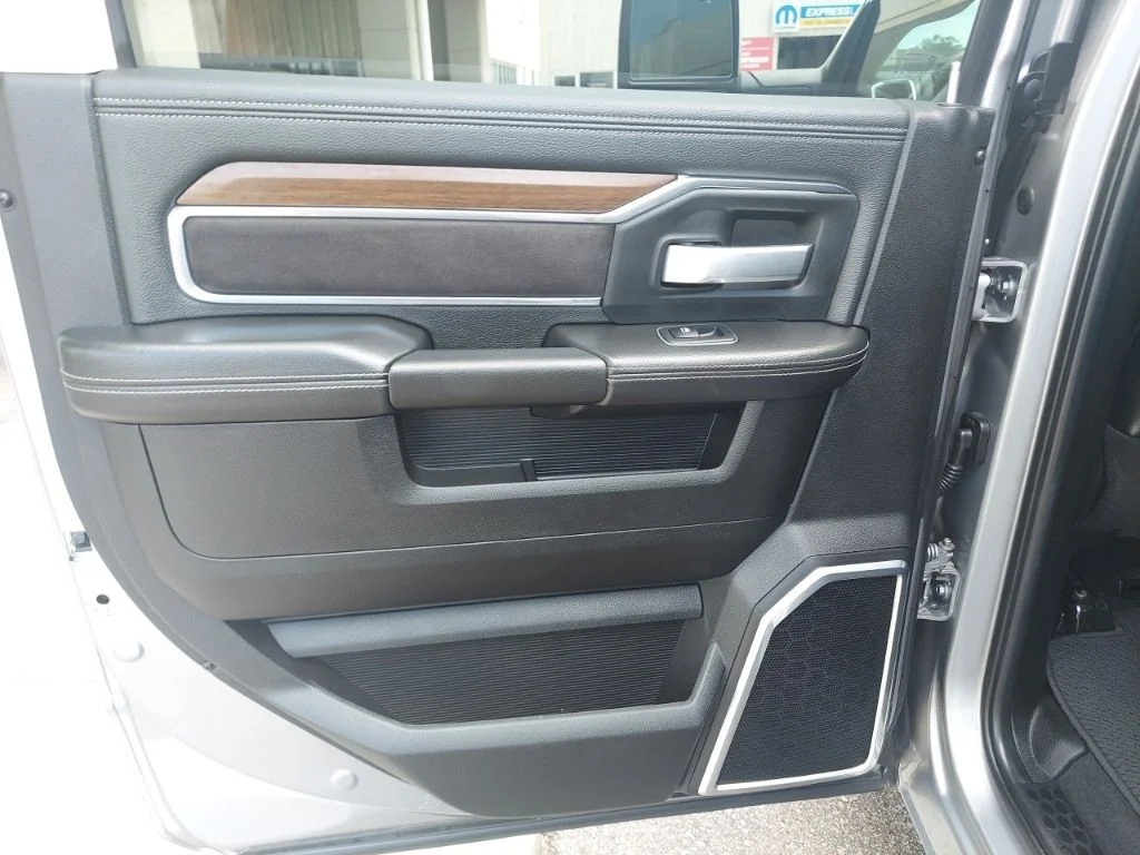 Used 2024 Silver Ram Laramie image 46