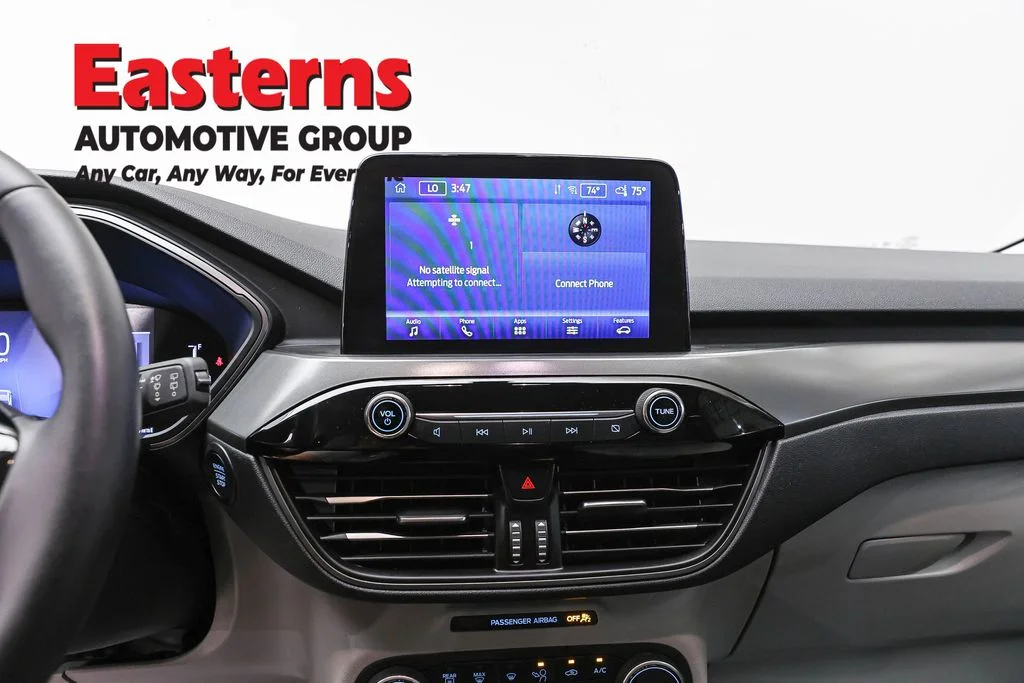 Used 2023 Red Ford Active image 12