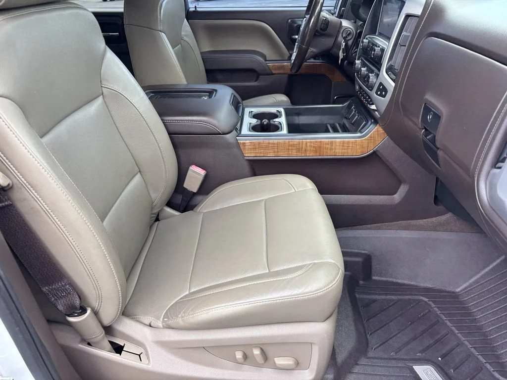 Used 2017 WHITE FROST TRICOAT GMC SLT image 22