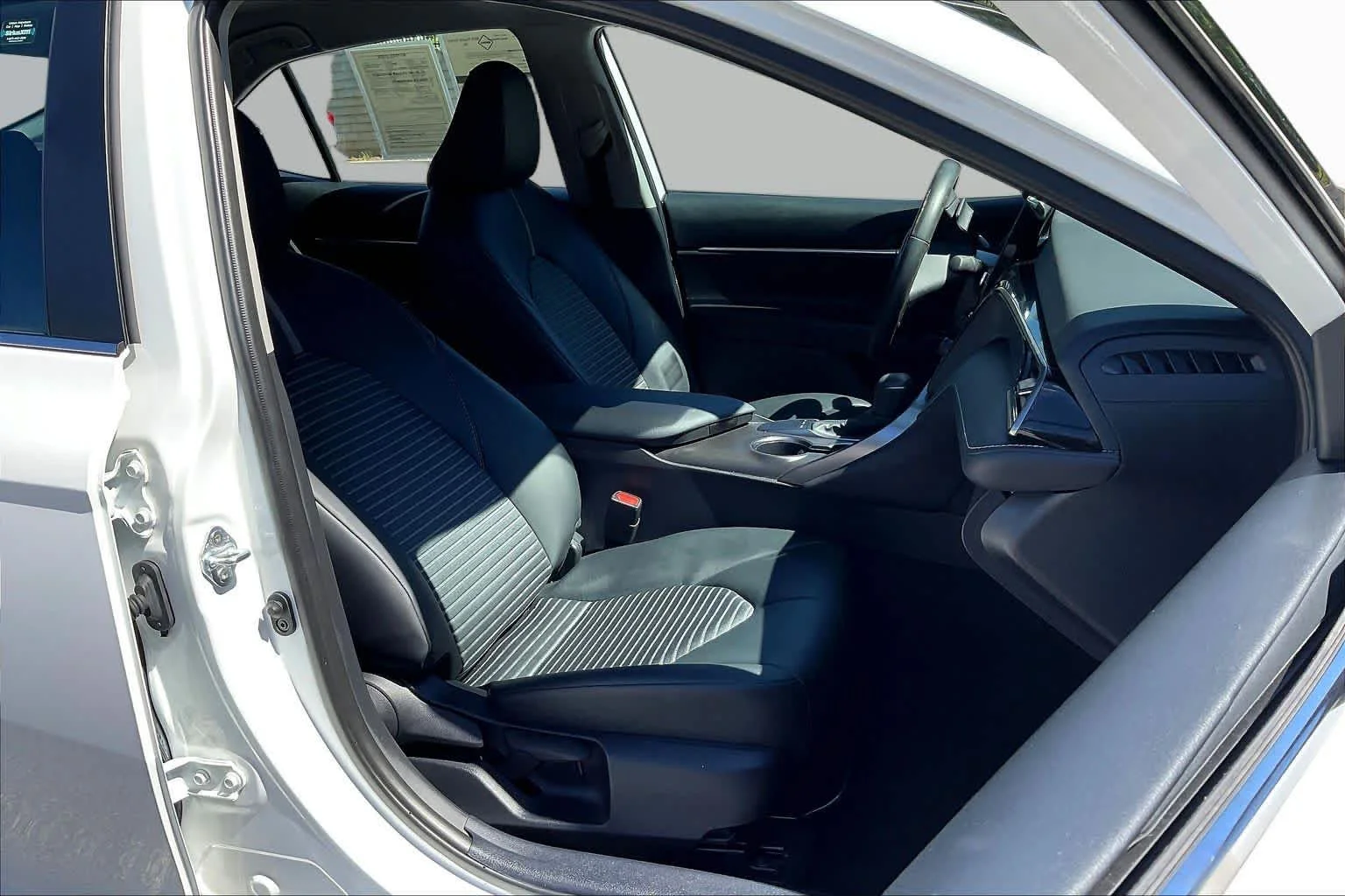 Used 2024 Ice Cap Toyota SE image 9