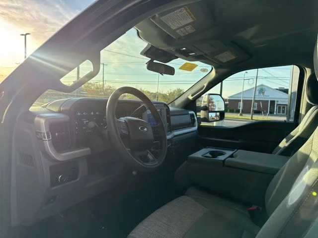 Used 2025 Gray Ford XLT image 9