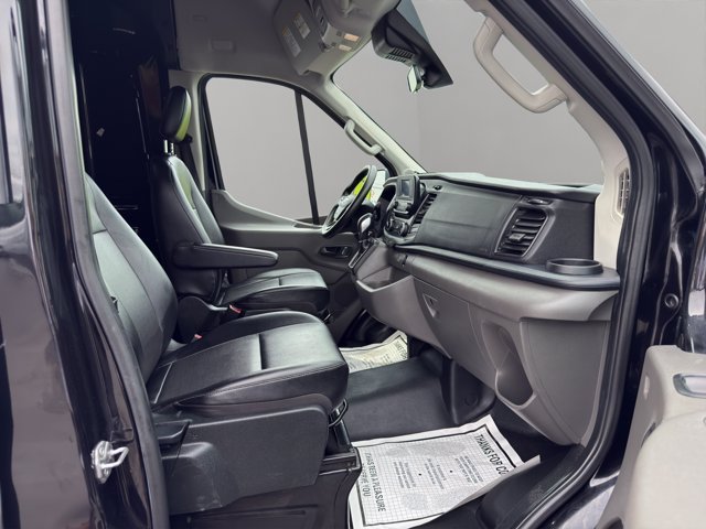 Used 2024 Black Ford  image 18