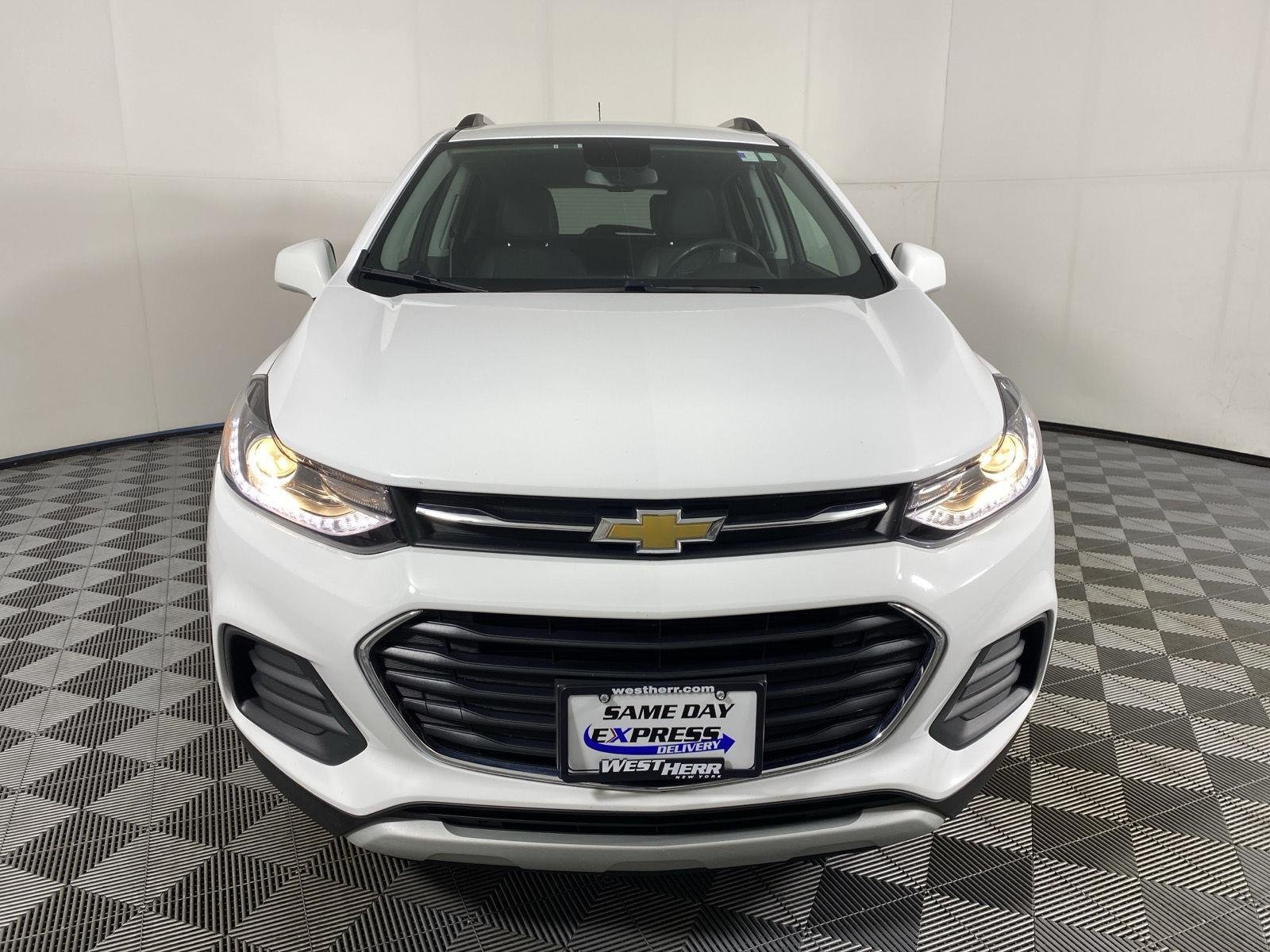 Used 2022 Summit White Chevrolet LT image 6