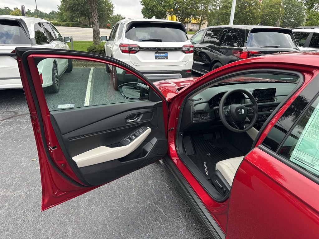 2025 Honda Accord SE - Photo 20