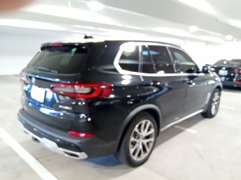 Used 2021 Jet Black BMW xDrive40i image 5
