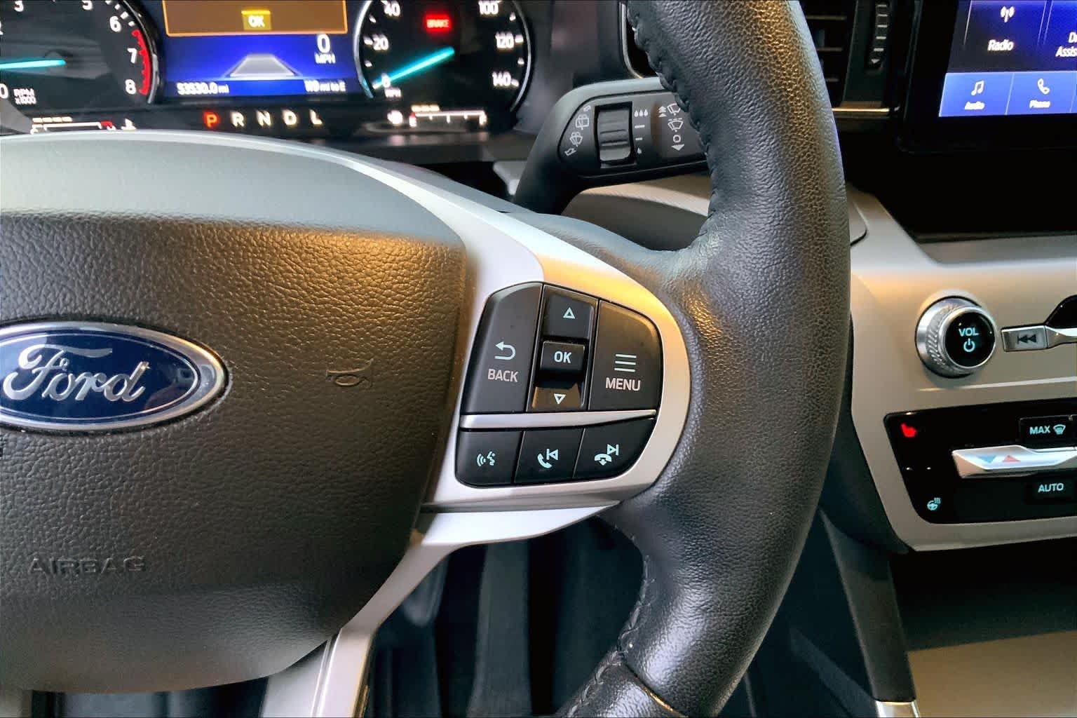 Used 2022 Star White Metallic Tri-Coat Ford XLT image 23