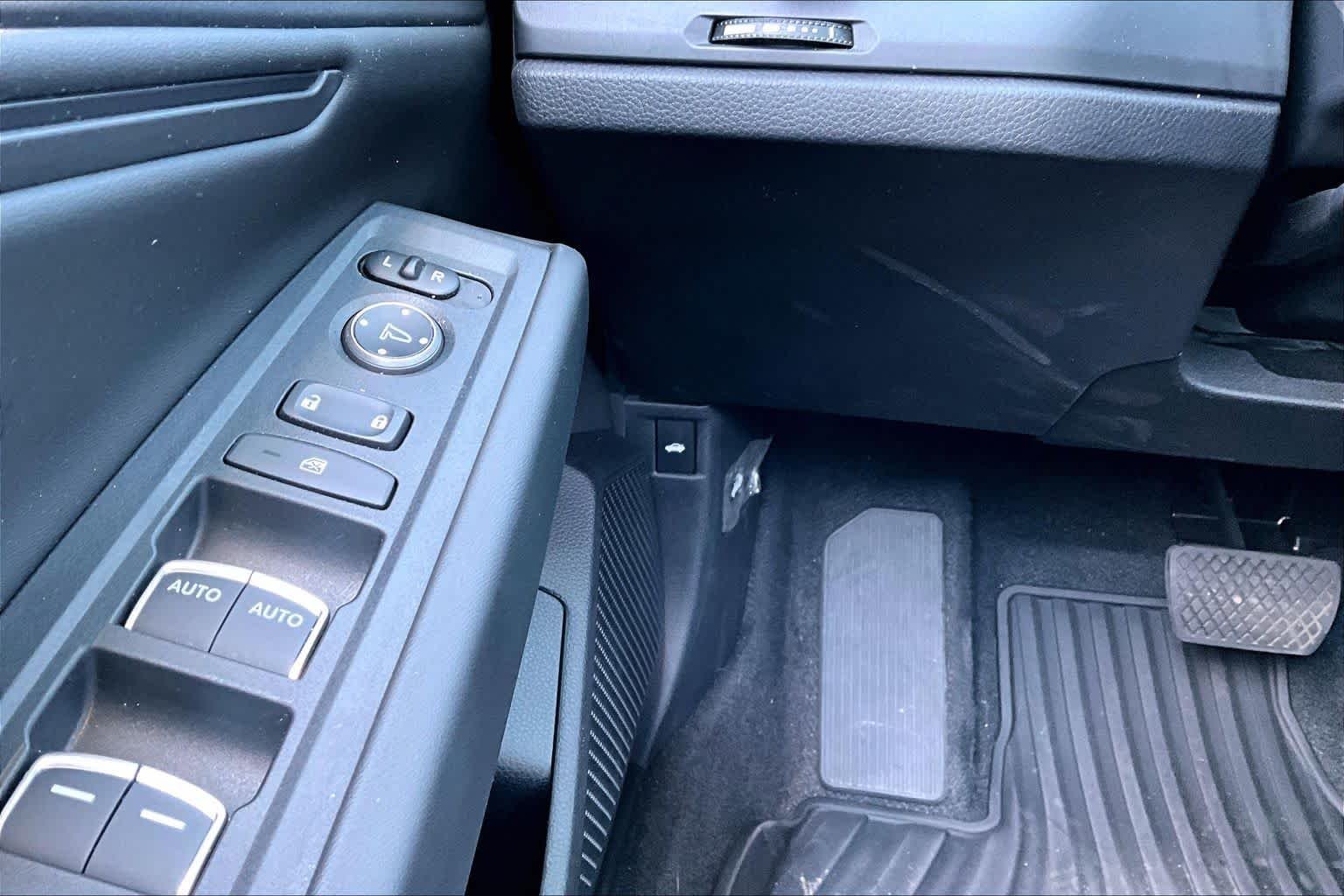 2025 Honda Accord SE - Photo 32
