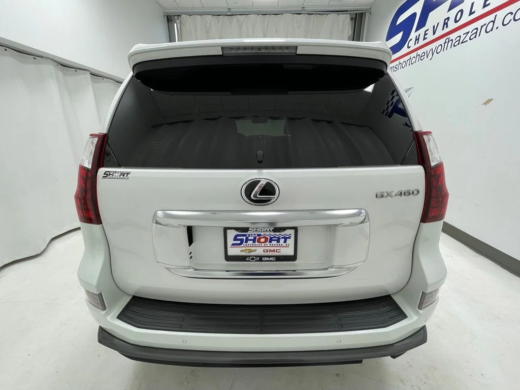 Used 2021  Lexus 460 Luxury image 5