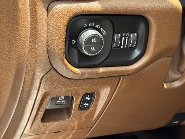 Used 2022 White Ram Laramie image 21