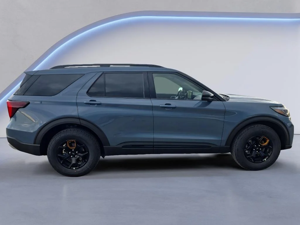 New 2026 Vapor Blue Metallic Ford Tremor® image 4