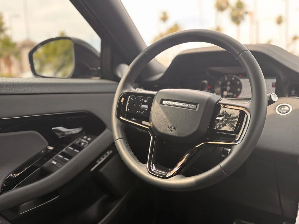 Certified Used 2024  Land Rover Dynamic image 11