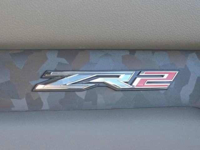 2025 Chevrolet Colorado ZR2 - Photo 14