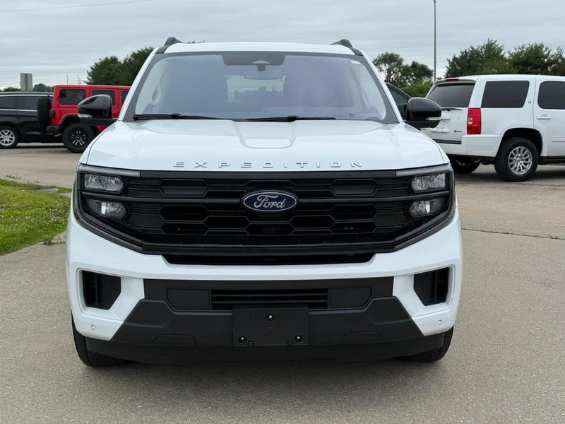 Used 2025 Oxford White Ford Active 4x4 image 10