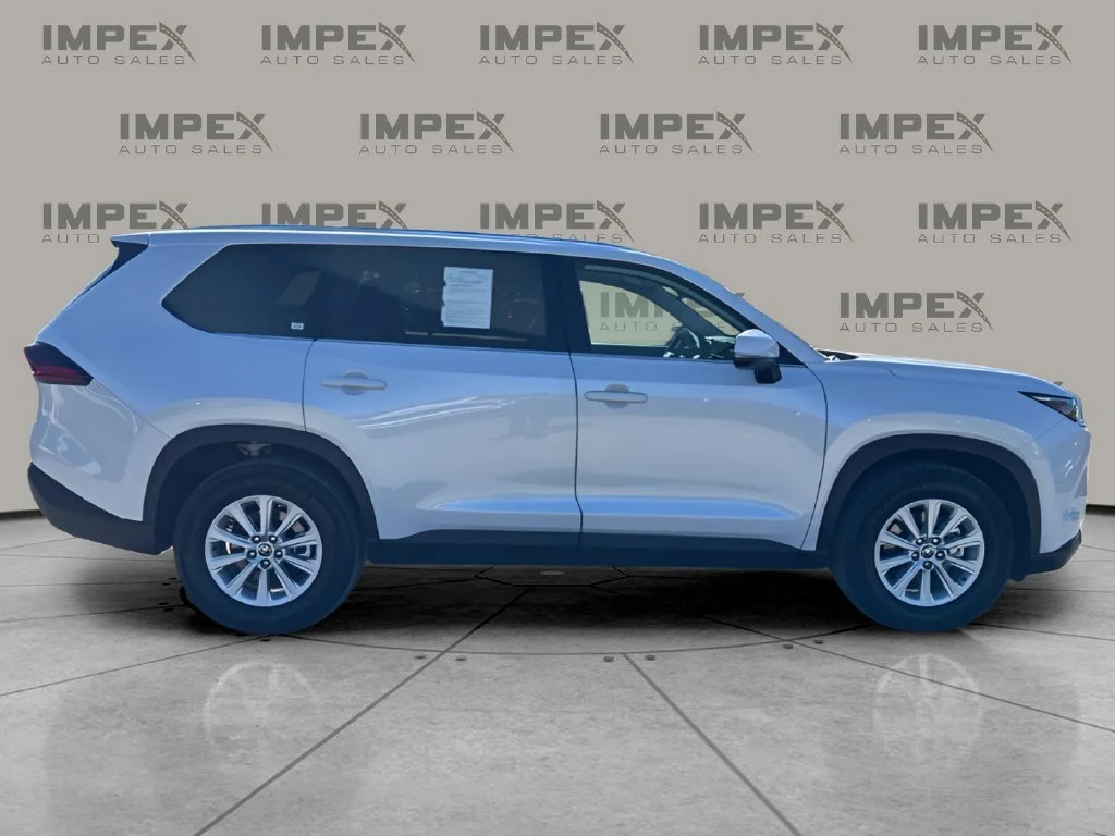 Used 2026 Beige Toyota XLE image 6