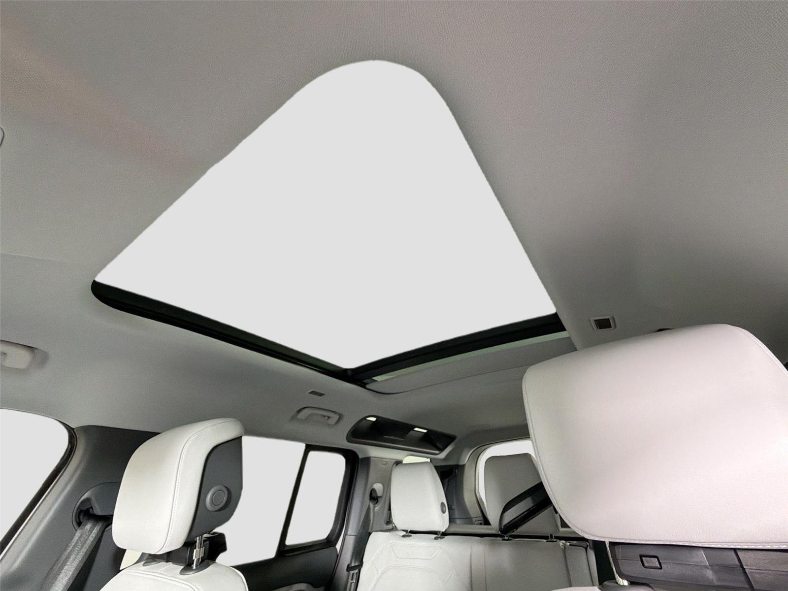 New 2026 Borasco Grey LAND ROVER X-Dynamic SE image 21