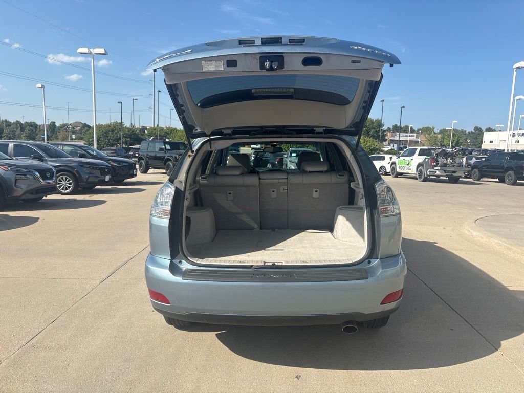 Used 2004 Blue Lexus 330 image 38