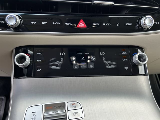New 2026 White Genesis 2.5T Select image 23