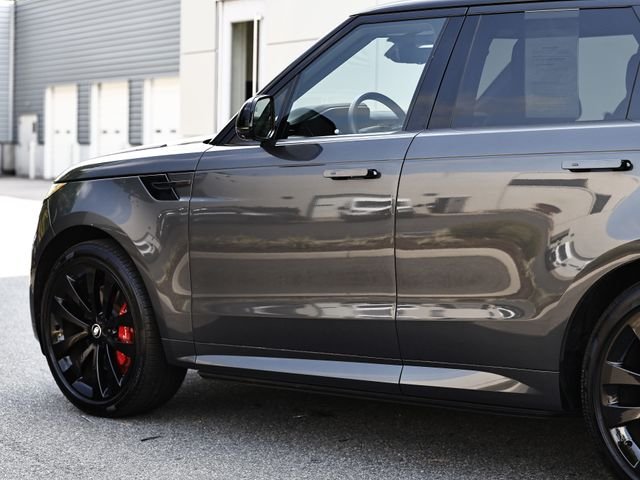 Used 2025 Carpathian Gray Premium Metallic Land Rover Dynamic SE image 8