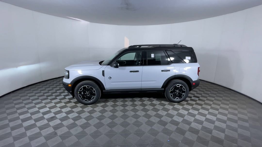 New 2026 Space White Metallic Ford Outer Banks image 5