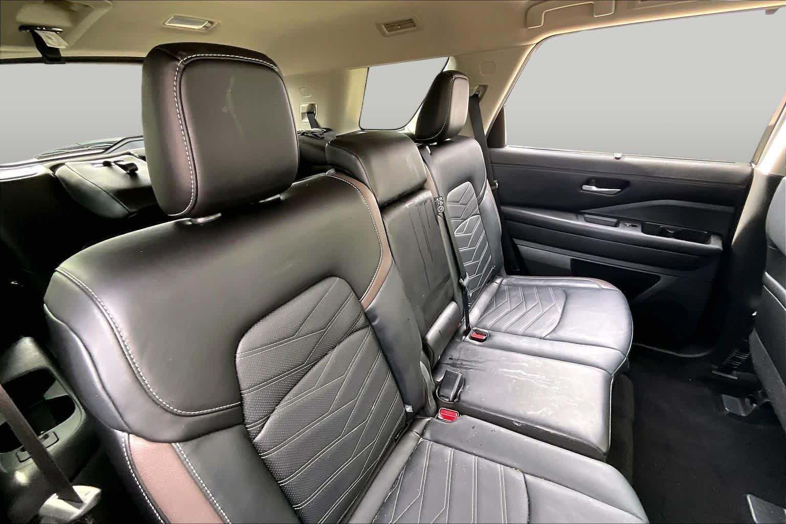 Used 2024 Pearl White Tricoat/Super Black Nissan Platinum image 19