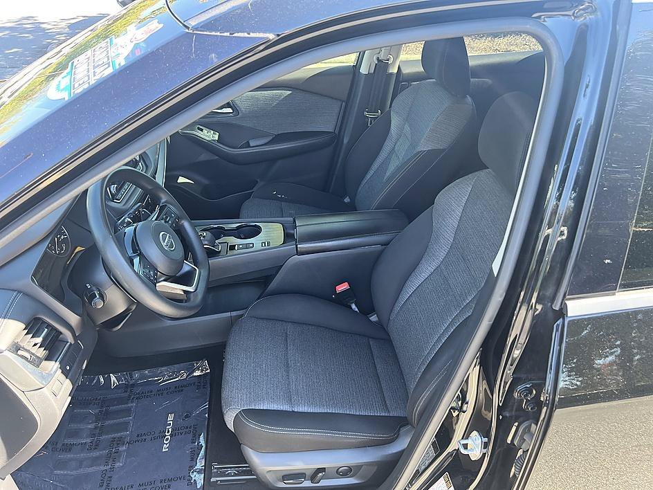 Used 2021 Super Black Nissan SV image 13